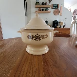 Pfaltzgraff vintage soup serving dish